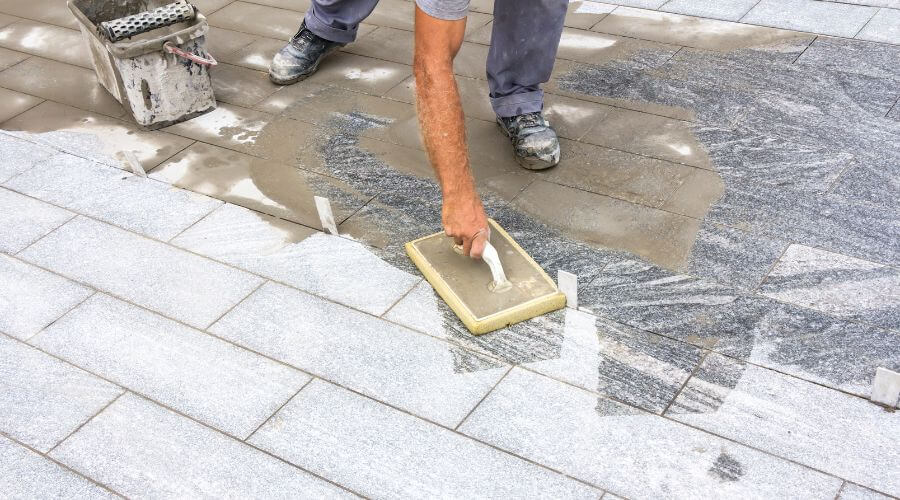 Professional gutter cleaning in Brumley, MO